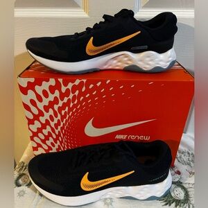 Nike Men's renew ride 3 running shoes.